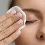 پاک کردن آرایش چشم